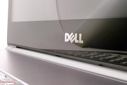 Черная рамка экрана с логотипом Dell.