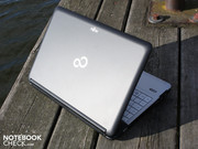 A530 представляет собой обычный матовый офисный ноутбук.