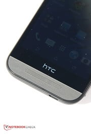 Мощные стереодинамики на лицевой стороне, как и у HTC One M8 и M7