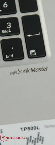 Несмотря на брендинг SonicMaster и поддерживающее ПО, качество динамиков не впечатляет.