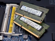 Предустановленных 4 Гб оперативной памяти стандарта DDR3 вполне достаточно.