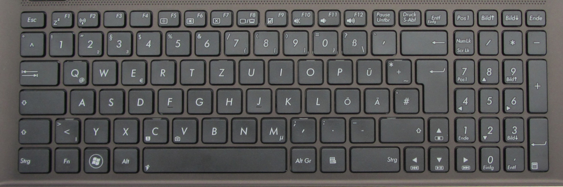 Буквы на экране ноутбука. ASUS k55 Keyboard. Клавиатура на ноутбук асус к56с. Текстура клавиатуры. Раскладка клавиатуры на ноутбуке.