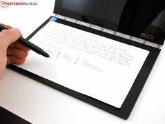 На планшет можно положить лист бумаги и писать на нём стилусом (используя наконечник с шариковой ручкой)