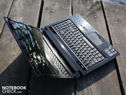 Но не IdeaPad V560. Это "бизнес-лэптоп" (цитата и веб-сайта Lenovo UK).