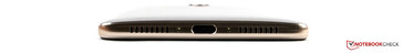 Снизу: Встроенные динамик и микрофон, порт USB