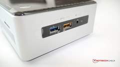 Порты на передней боковой панели NUC6i5SYH