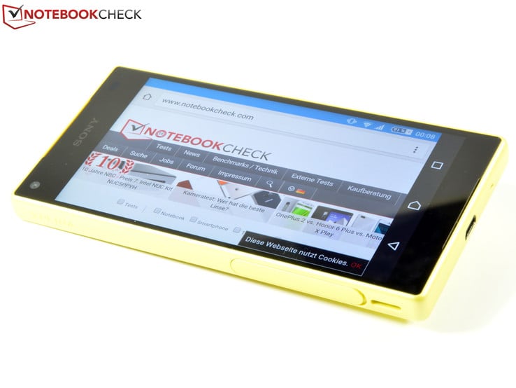 В обзоре: Sony Xperia Z5 Compact. Смартфон предоставлен для тестирования магазином Notebooksbilliger.