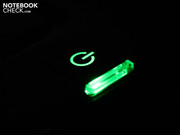 Единственная визуальная особенность аппарата – это кнопка включения с зеленой подсветкой.