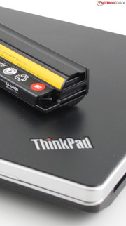 ThinkPad Edge 11: Такому аккумулятору не место в мобильном миниатюрном ноутбуке.