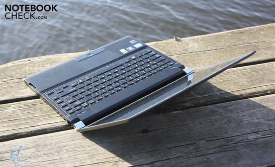 Toshiba Portege R830-110: Хороший 13.3-дюймовый бизнес ноутбук с посредственным дисплеем