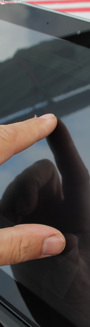 Отпечатки пальцев, типичная для сенсорных экранов проблема