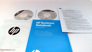 Наш ноутбук поставляется с двумя DVD (Windows 8 Pro и восстановление драйверов) и несколькими брошюрами.