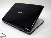 Acer Aspire 7720G- элегантный 17 дюймовый DTR ноутбук начального уровня с глянцевой крышкой дисплея.