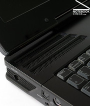 Alienware Area-51 m17x имеет встроенный сабвуфер, расположенные на задней части рамы ноутбука за двумя динамиками, но…