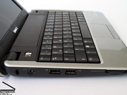 Dell Inspiron Mini 9 оснащен полной клавиатуровй со всмеми обычными фунциями.