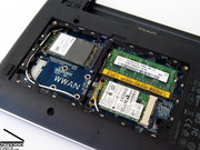 В комбинации с гигабайтом оперативной памяти и 16 ГБ SSD накопителем данных, простые операции могут быть выполнены без каких-либо затруднени