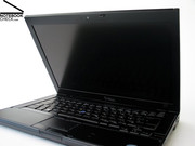 Экран двух типов доступен с Dell Latitude E6400.