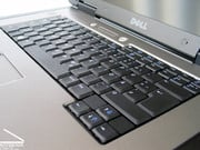 Печатание удобно. Типичные для Dell клавиши тачпада имеют длинный ход.