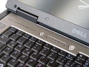 Есть только один момент для критики. Часть над клавиатурой не очень прочная, что типично для Dell.