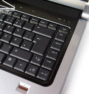 Клавиатура ноутбука почти не отличается от клавиатуры XPS M1530 и позволяет печатать легко и приятно.
