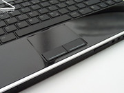 Сенсорная панель имеет обычные для Dell преимущества, например, такие как удобные клавиши.