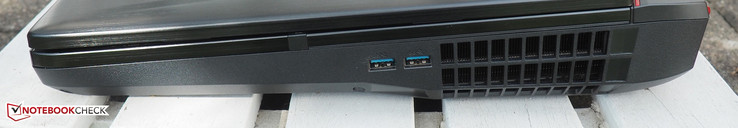 Справа: 2x USB 3.0
