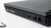 Порты на боках ноутбука в основном стандартные USB, VGA и FireWire, поскольку наличие док-порта позволяет увеличивать количество соединений.
