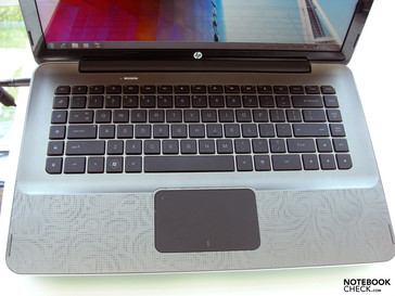 В обеих моделях, HP фокусируется на стильной клавиатуре.
