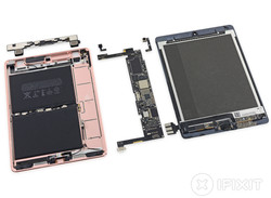 Выглядит просто, но это не так: разобранный iPad Pro 9.7 (источник: iFixit)