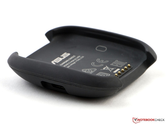 Адаптер для зарядки Asus ZenWatch имеет стандартный вход micro-USB