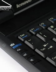 Дополнительные клавиши для управления звуком и открытия Lenovo Care Tools находятся с левого края клавиатуры.