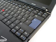 Корпус 12-дюймового Thinkpad X200s почти целиком занят полноценной клавиатурой.
