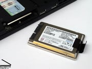 Встроенный 64ГБ SSD от Samsung обеспечивает первоклассную производительность.