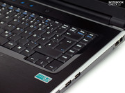 Также доступна конфигурация ноутбука с модулем UMTS, который позволяет использование SIM-карты под своей крышкой.