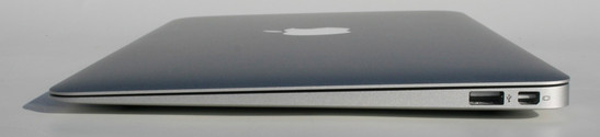 Справа: USB 2.0, mini DisplayPort