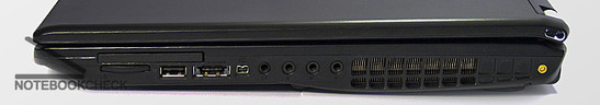 На правой панели: картридер, ExpressCard, USB 2.0, E-SATA, FireWire (IEEE 1394), аудио коннекторы, коннектор подключения Wi-Fi антенны.