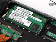 Встроенная память DDR2 является узким местом в производительности ноутбука – хотя благодаря платформе Montevina SL300 поддерживает память DDR3.