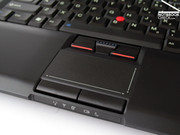 Тачпад и трекпоинт также демонстрируют обычное для Thinkpad качество и дает возможность удобного мобильного использования ноутбука.