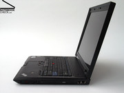 Тем не менее, SL500 имеет множество характеристик, типичных для Thinkpad…