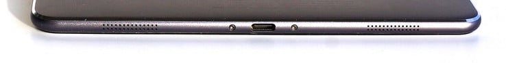 Снизу размещены два динамика и USB Type-C