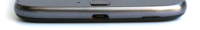 Снизу: порт USB 2.0