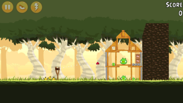 Смартфон вполне справляется с графикой игры Angry Birds, как и с большинством нетребовательных к производительности игр.