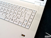 Исключением является область вокруг клавиш A-W-S-D, которые могут издавать много шума при печати.