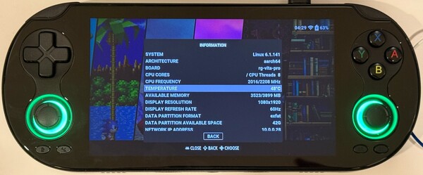 Изображение, показывающее основные характеристики Anbernic RG Vita Pro.
