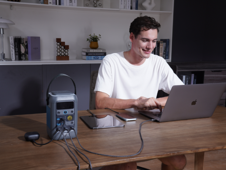 Anker Solix C300 DC может питать до шести устройств одновременно (Источник изображения: Anker)