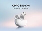 Рекламное изображение, демонстрирующее наушники Oppo Enco X4 в белом цвете.