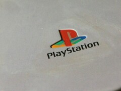 Компания Sony впервые выпустила оригинальную PlayStation в 1994 году в Японии.