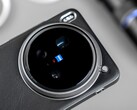 Vivo X200 Ultra с рукояткой и телеконвертером: рецензенты уже сделали потрясающие фото и видео с новым флагманом с камерой Zeiss (Источник изображения: Weibo)
