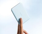 Anker's Nano Power Bank (5K, MagGo, Slim) в синем цвете