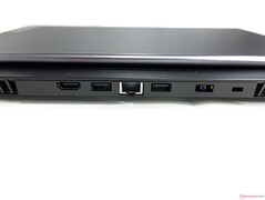 Задняя сторона: HDMI 2.0, USB-A 3.2 Gen 2, гигабитный Ethernet, USB-A 3.2 Gen 2, разъем питания, слот для замка